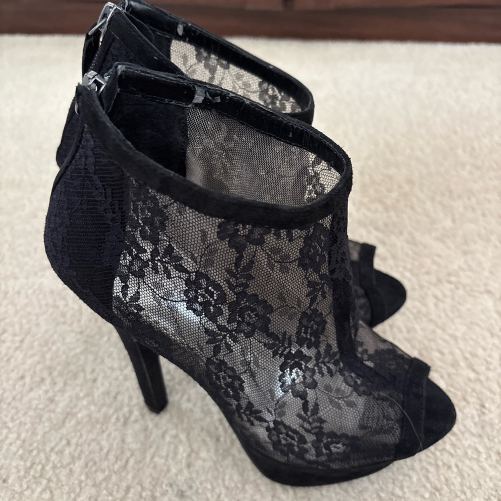 NWOB Bebe Lace Peep-Toe High Heel Ankle Boots - black Olivia SS 5.5 - Picture 3 of 9